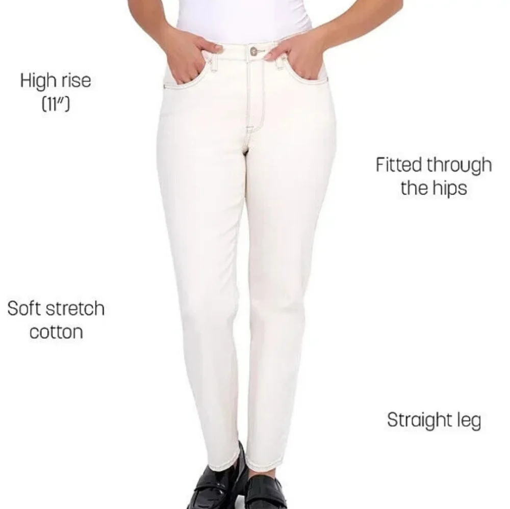 NWT Seven7 slim straight jeans size 6, bone color